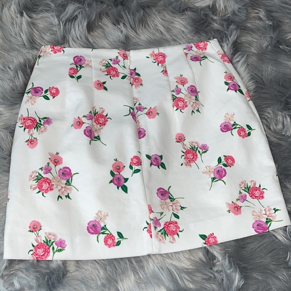 Express white floral back zip skirt - Picture 2 of 6